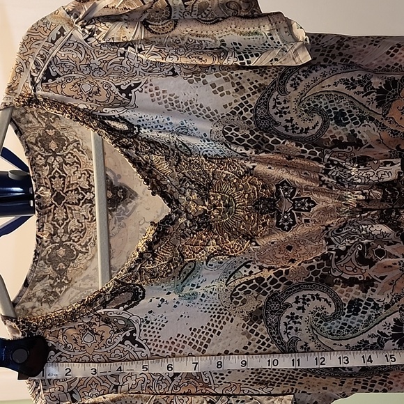 Soft satin type long shirt - Picture 4 of 7